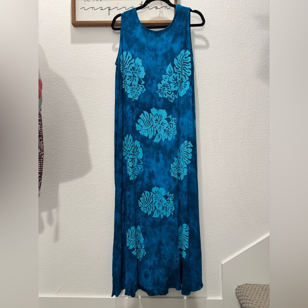Pineapple Moon sleeveless blue floral print maxi dress - Picture 4 of 4